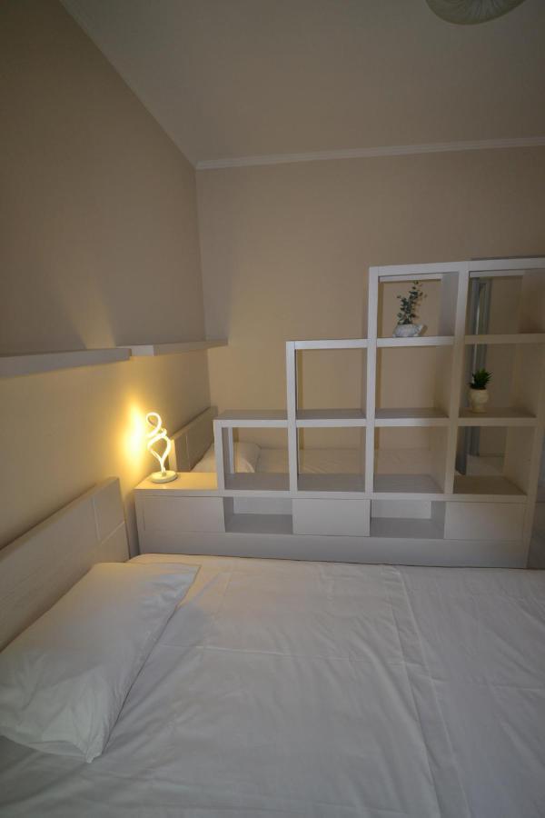 Luxury Penthouse B&E Appartement Sarandë Buitenkant foto