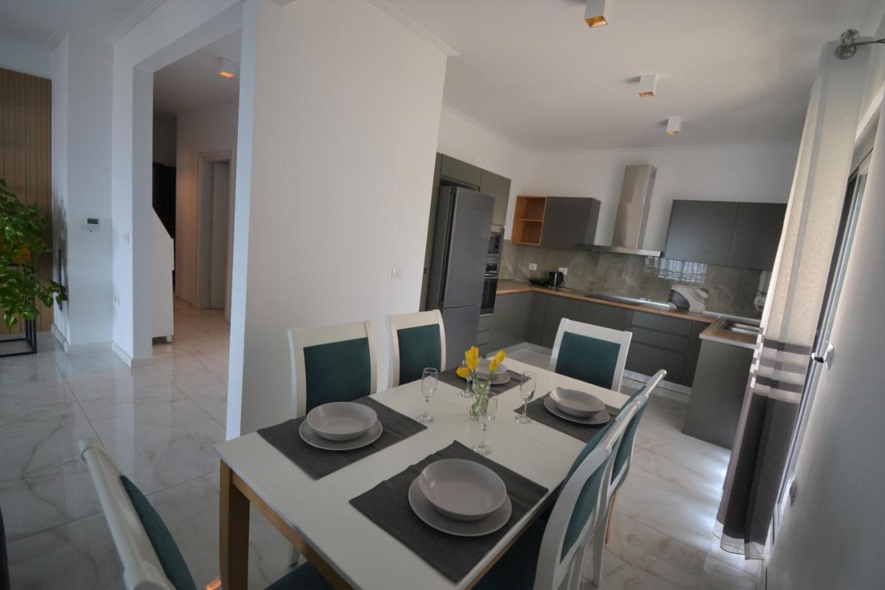 Luxury Penthouse B&E Appartement Sarandë Buitenkant foto