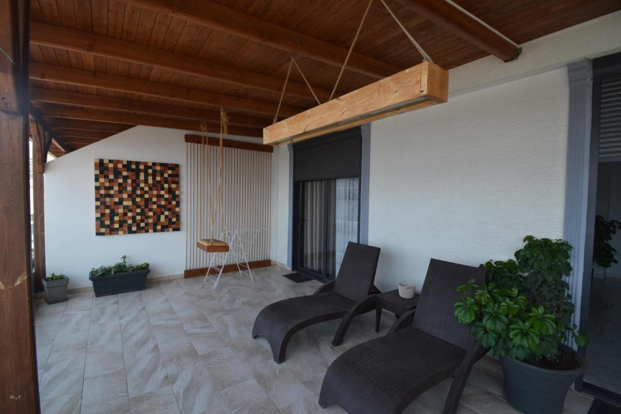 Luxury Penthouse B&E Appartement Sarandë Buitenkant foto