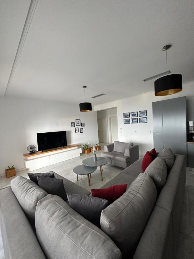 Luxury Penthouse B&E Appartement Sarandë Buitenkant foto