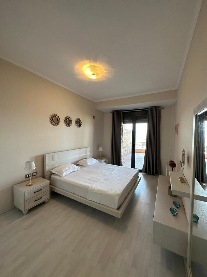 Luxury Penthouse B&E Appartement Sarandë Buitenkant foto