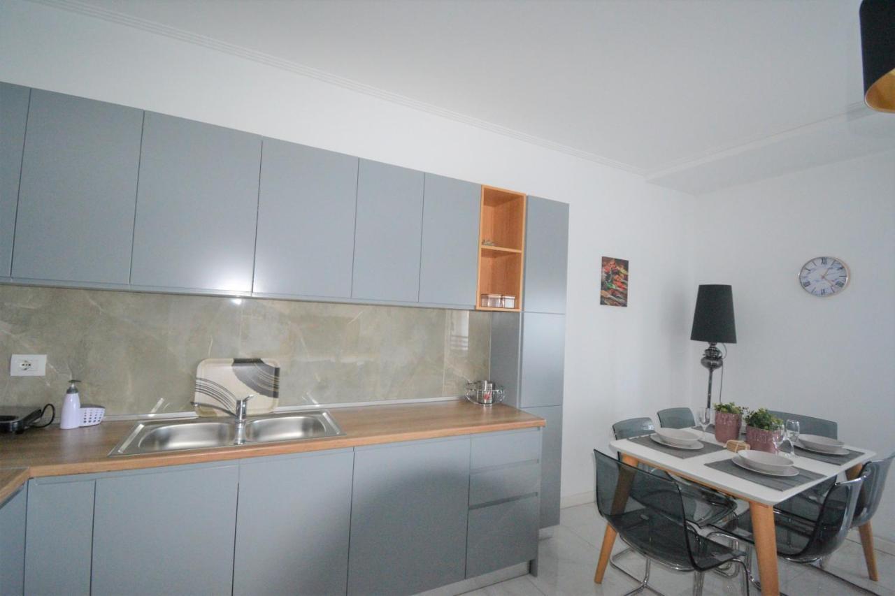 Luxury Penthouse B&E Appartement Sarandë Buitenkant foto
