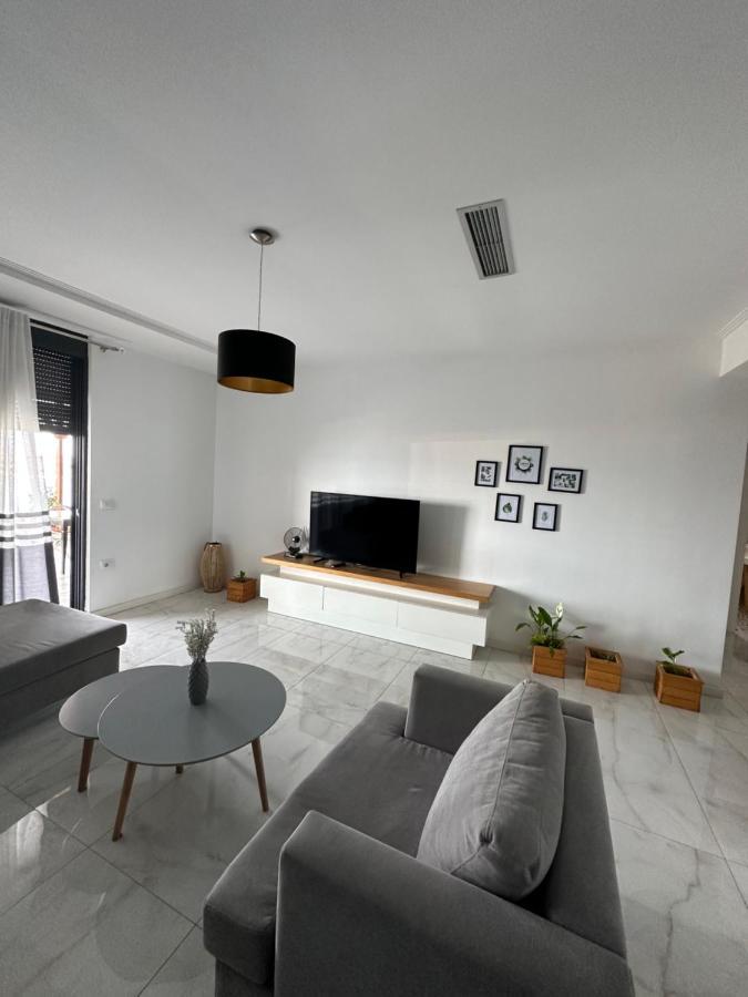 Luxury Penthouse B&E Appartement Sarandë Buitenkant foto
